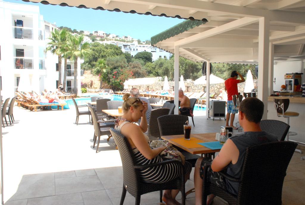 Costa Queen Suites Gümbet Exteriör bild