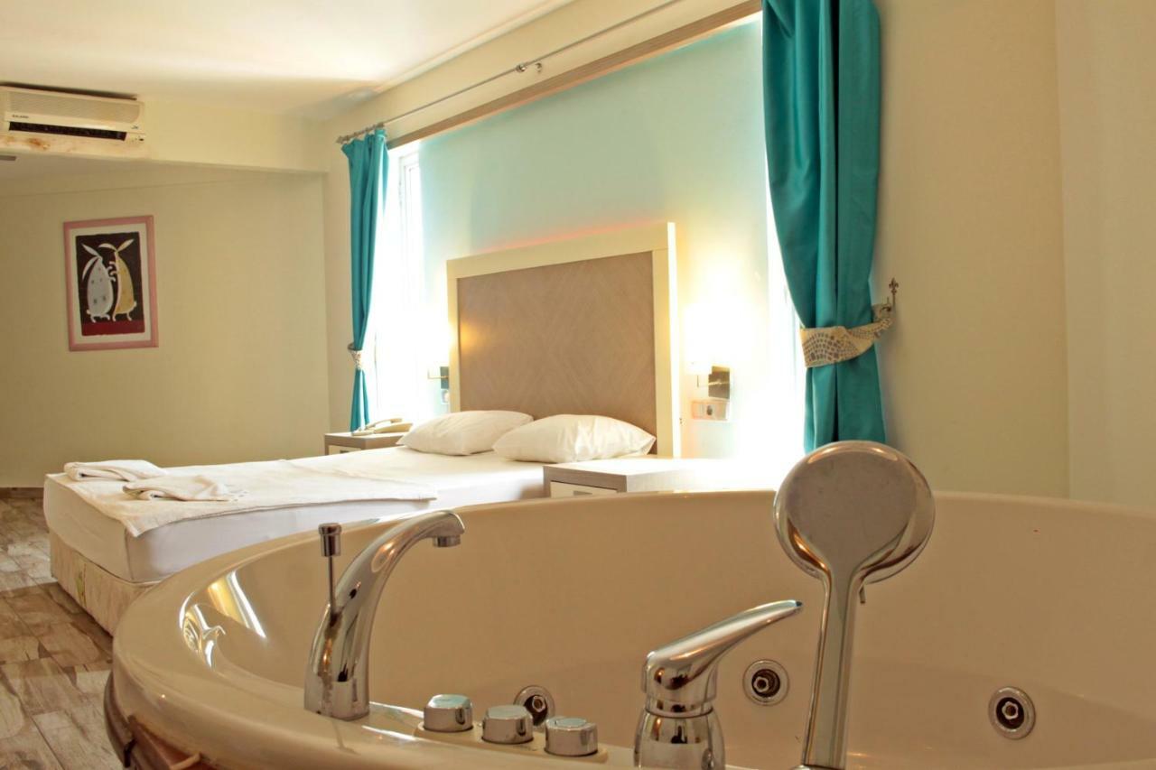 Costa Queen Suites Gümbet Exteriör bild